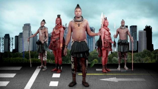 tribu en la ciudad