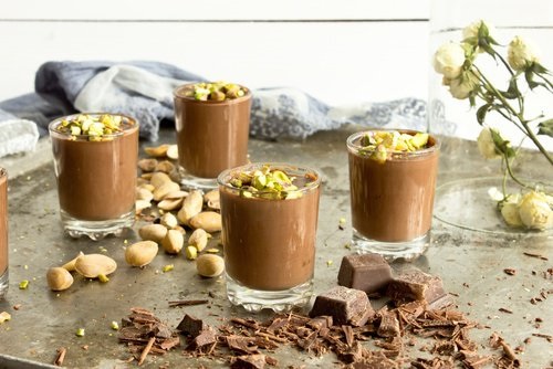 vasitos con crema de pistachos y cacao