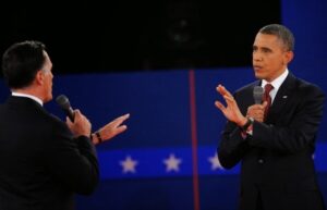 Obama en un one to one con oponente político, gesticulando