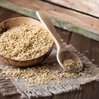 plato de madera con dentro lecitina de soja
