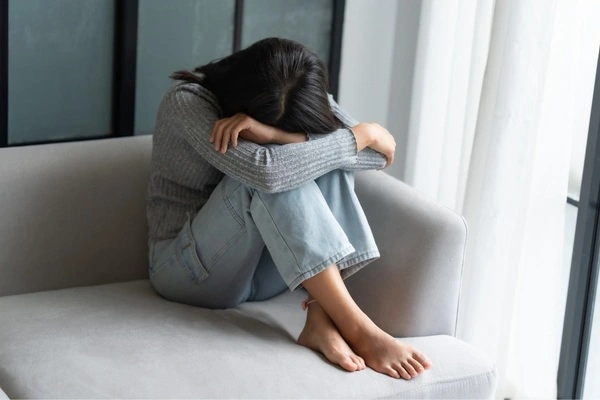 guias-practicas-bienestar-emocional-gratuita.mujer-que-no-puede-mas.webp